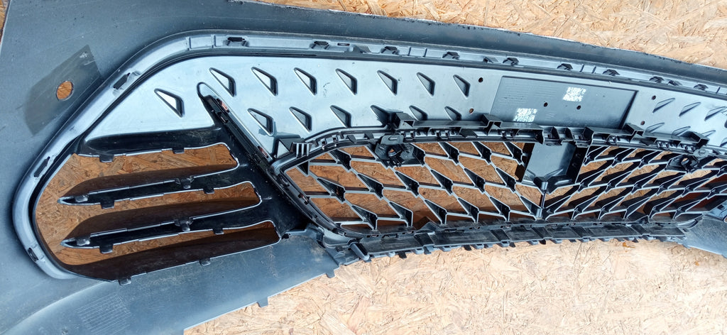 SEAT CUPRA BORN 21- ATRAPA GRILL KRATKA ŚRODKOWA ZDERZAKA PRZÓD 10E805903C