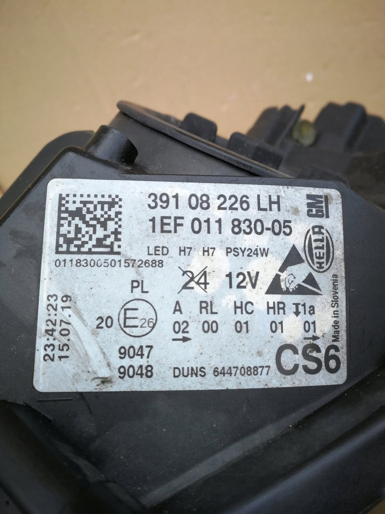 OPEL CORSA E 14- LAMPA LEWA PRZÓD PRZEDNIA ZWYKŁA LED + H7 EU 39108226