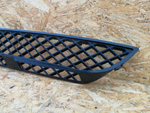 Load image into Gallery viewer, MERCEDES SPRINTER W906 06- KRATKA ATRAPA GRILL ZDERZAKA PRZÓD A9068850053