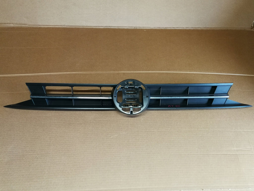 VOLKSWAGEN POLO VI 2GS ATRAPA GRILL