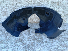 Laden Sie das Bild in den Galerie-Viewer, TESLA MODEL 3 M3 III 17- RADHAUS LINKS VORNE LINKS VORDERES 1081581-00-D