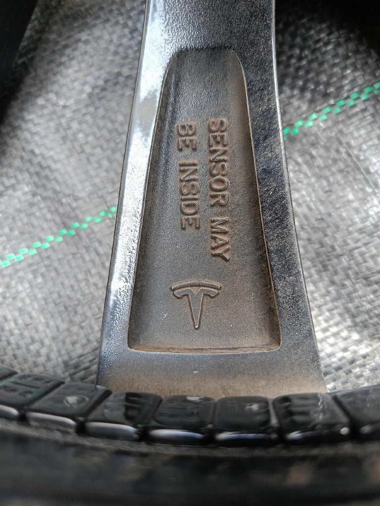 FELGA ALUMINIOWA TESLA MODEL 3 20''x8.5'' 5x120 ET35 1044227-00-D