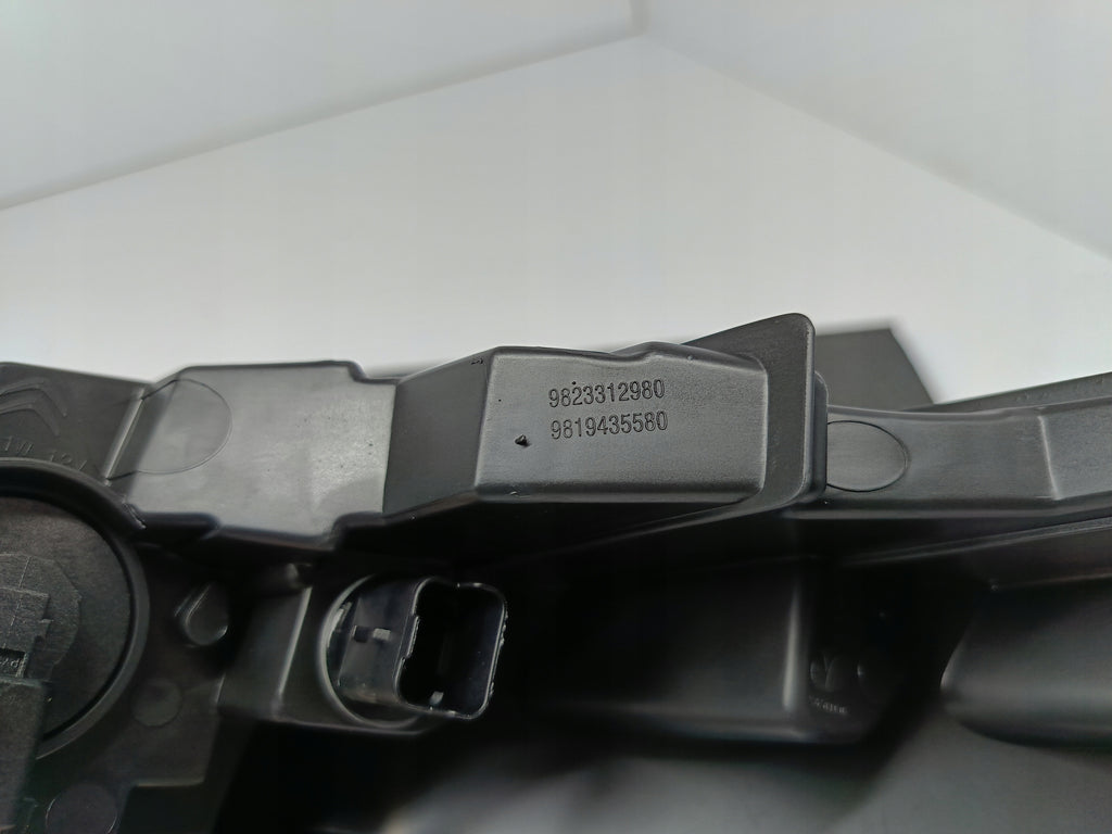 CITROEN C3 III LIFT 20- RECHTER SCHEINWERFER RECHTES TAGFAHRLICHT VORNE LED 9823312980