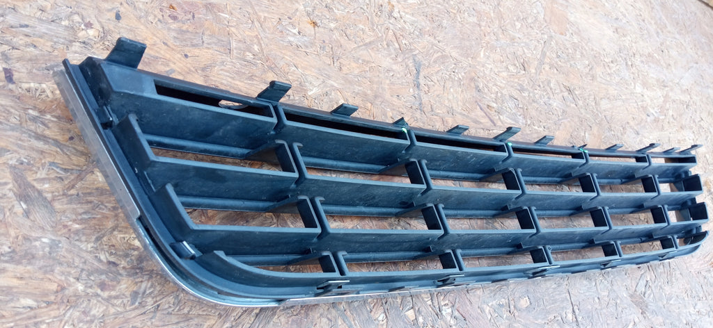 VOLKSWAGEN PASSAT B6 05- ATRAPA KRATKA GRILL ZDERZAKA PRZEDNIEGO 3C0853677