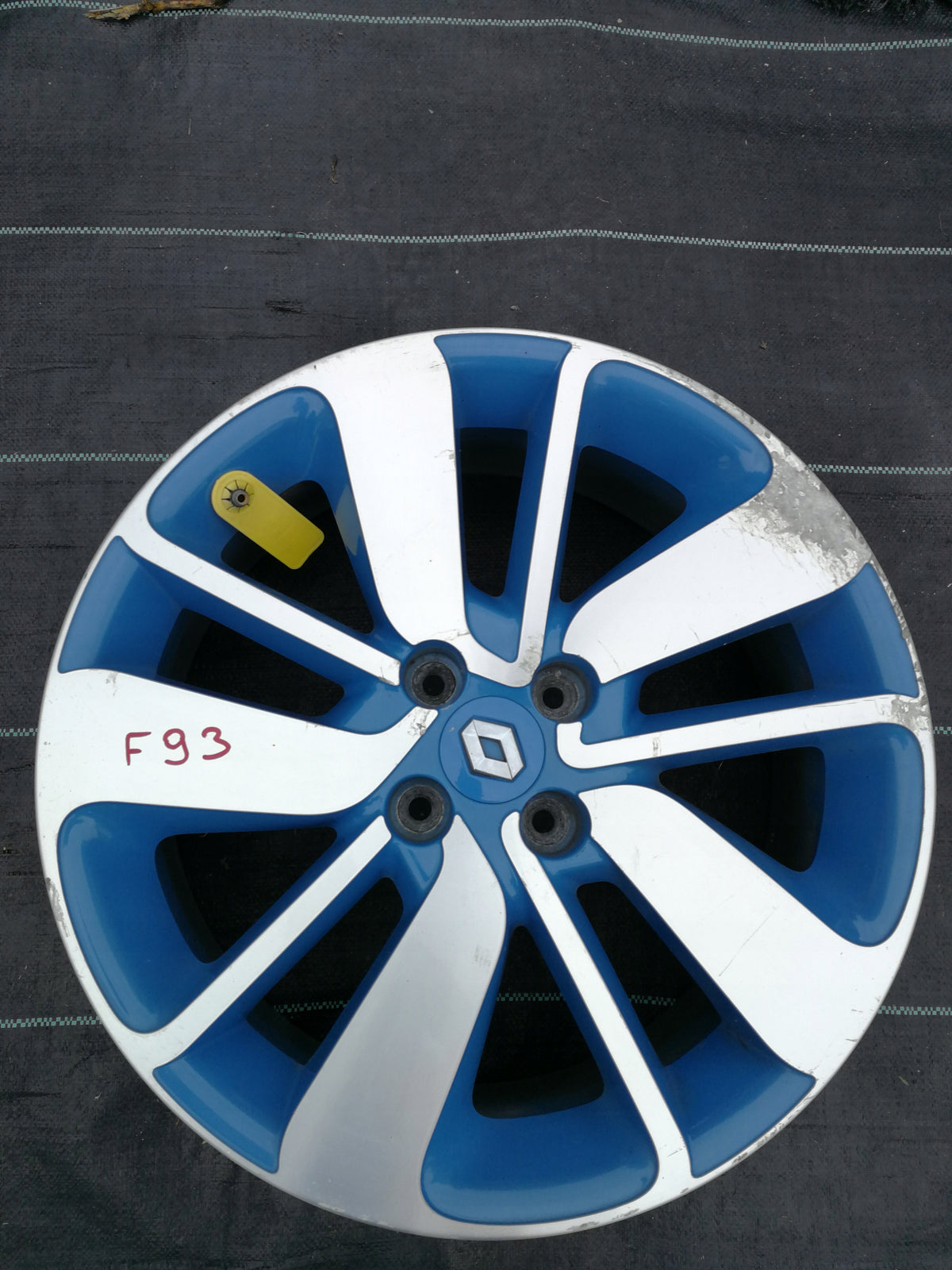 Renault Clio Felge 403007138R 4X100 ET44 7.0X17 — Foto 1 von 11