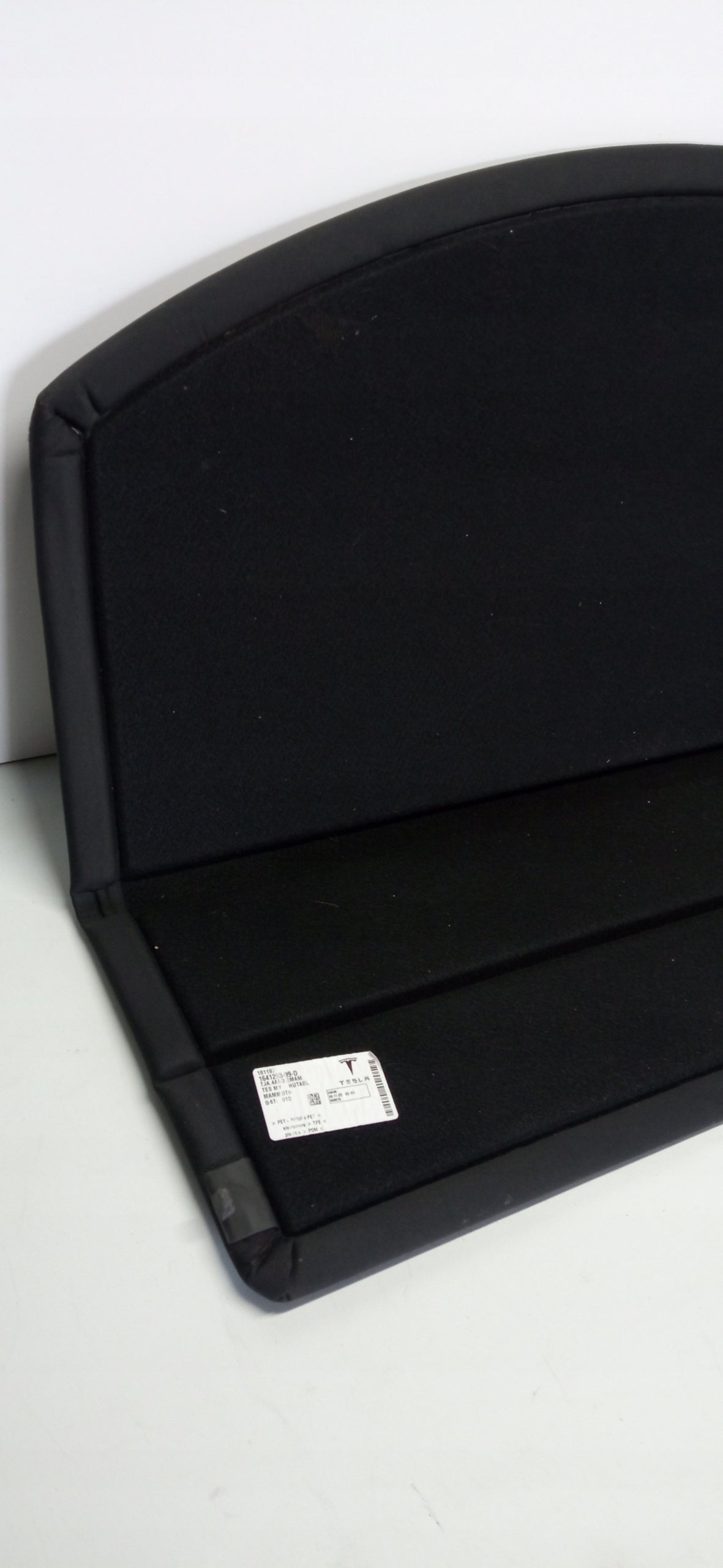 Tesla Model Y MY 20- Półka Boot Cargo Cover 1641293-99-D — photo 10 of 11