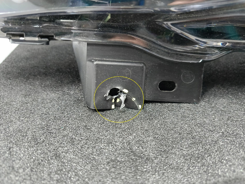 TESLA MODEL Y MY 20-HALOGEN TAGFAHRLICHT RECHTS NEBELSCHEINWERFER LED 1507933-00-C