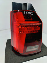 Laden Sie das Bild in den Galerie-Viewer, VOLKSWAGEN TRANSPORTER T6 T6.1 LIFT 19- LED RÜCKLEUCHTE LINKS 7LA945207