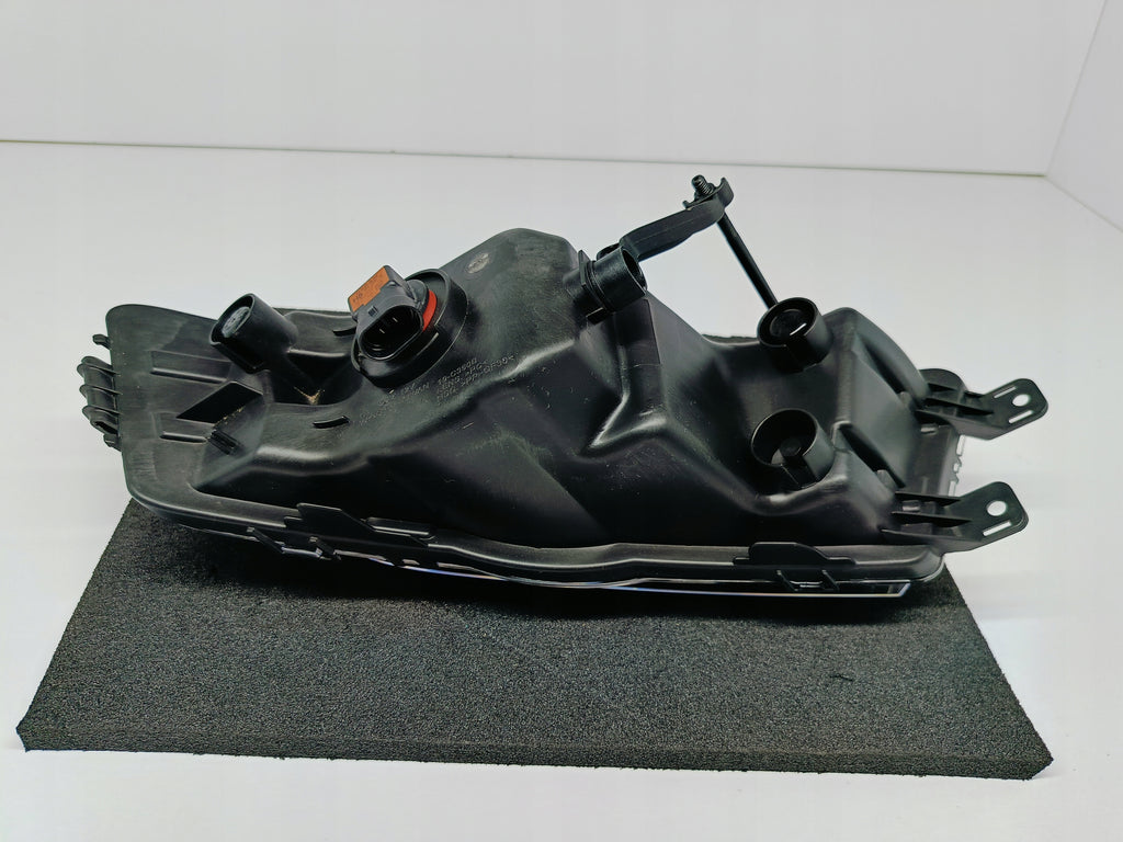 SKODA OCTAVIA III 13- REFLEKTOR HALOGEN PRZECIWMGŁOWY LEWY H8 TYC 19-12350
