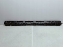 Laden Sie das Bild in den Galerie-Viewer, BMW 5 F10 F11 10- GLEITSTÜCK HALTER HALTERUNG SCHWELLER LINKS VORNE 51777184777