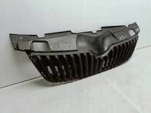 Laden Sie das Bild in den Galerie-Viewer, Skoda Fabia II 5J LIFT 10- KÜHLERGRILL STOSSSTANGE VORNE 5J0853668C
