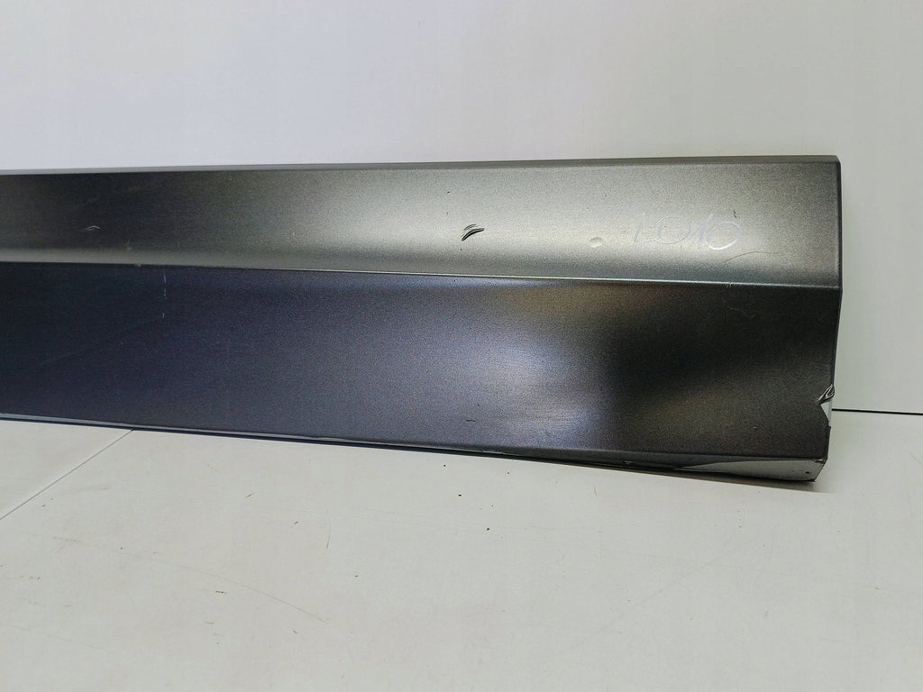 Volkswagen Touareg III 18- LISTWA DRZWI PRAWY PRZÓD 760854940D