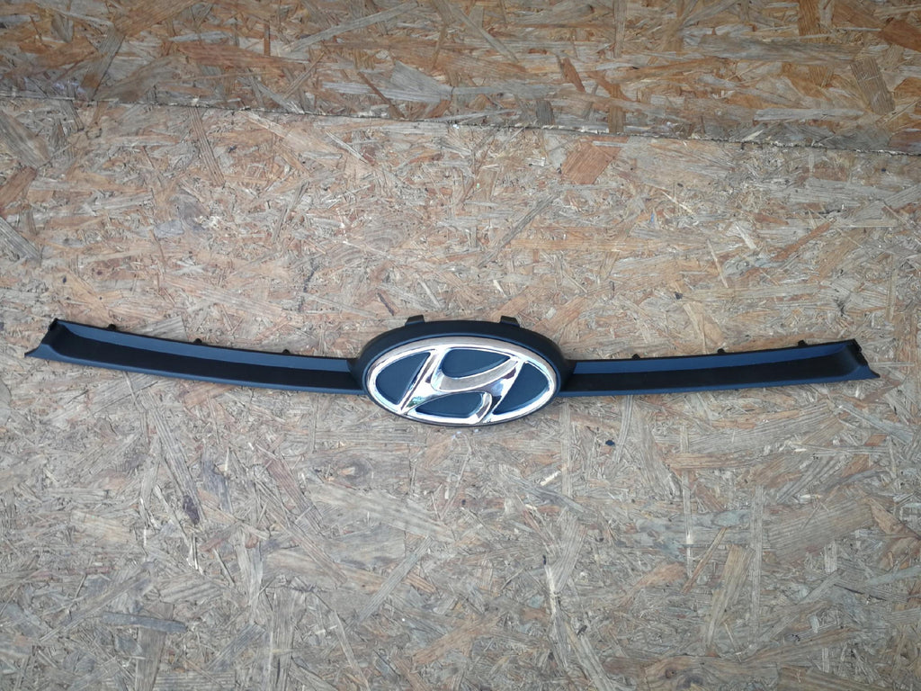 HYUNDAI I10 II 2 16- LIFT ATRAPA GRILL EMBLEMAT ZDERZAKA PRZÓD 86351-B9500