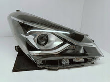Laden Sie das Bild in den Galerie-Viewer, TOYOTA YARIS III LIFT 17- SCHEINWERFER RECHTS VORNE LINSE+LED EU KOITO OD-197