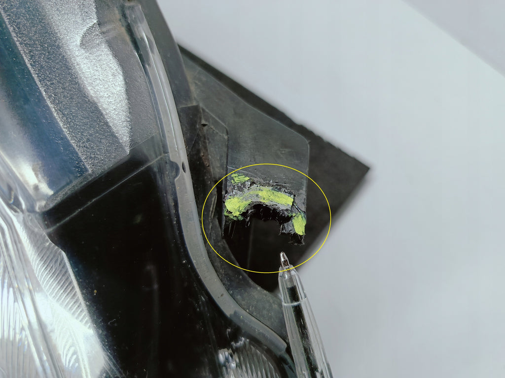TOYOTA YARIS III LIFT 14- LAMPA PRAWA PRZÓD PRZEDNIA KOITO OD-160