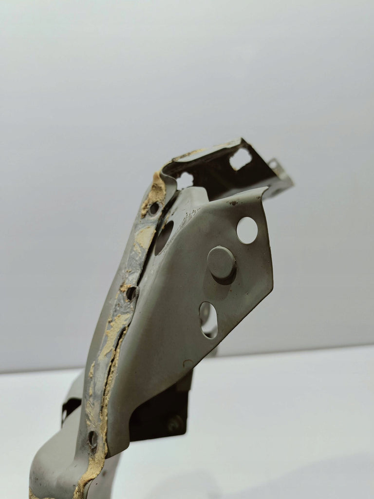 TESLA Model 3 M3 17- INNERE VERKLEIDUNG RECHTS HINTEN HALTERUNG 1095609-00-E
