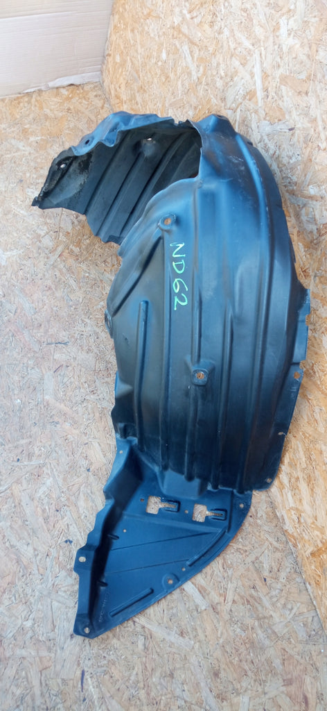 MAZDA 3 III BM 13- RADHAUSSCHALE VORNE LINKS K7016 B45A