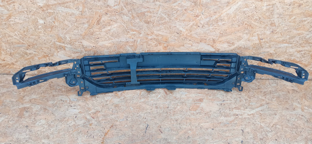 RENAULT CLIO 4 IV LIFT 16- ATRAPA KRATKA ŚRODKOWA GRILL 622541048R