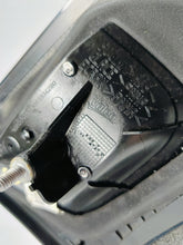 Laden Sie das Bild in den Galerie-Viewer, CITROEN C3 II LIFT 13- REFLEKTOR HECKKLAPPENLEUCHTE RECHTS HINTEN 9803934280