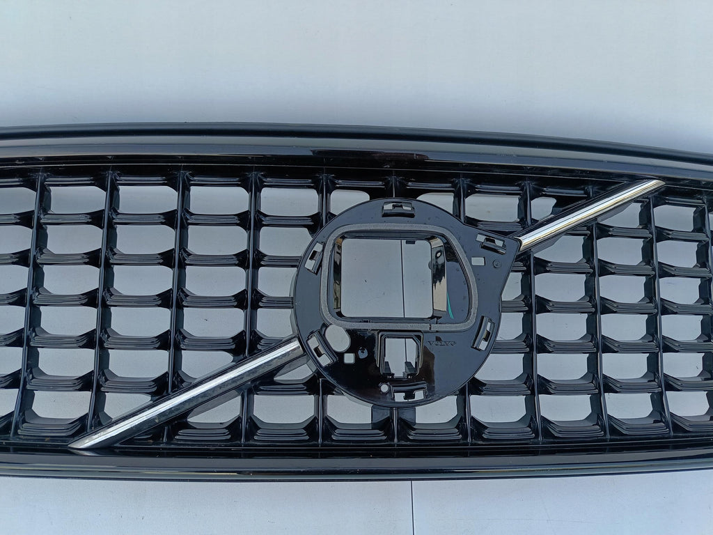 VOLVO XC40 LIFT R-DESIGN 22- ATRAPA GRILL KRATKA ZDERZAKA PRZÓD 32291466
