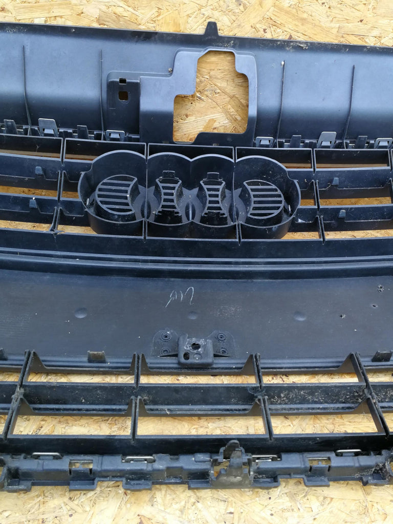AUDI A3 8V 13- KÜHLERGRILL STOSSFÄNGER VORNE 8V3853651