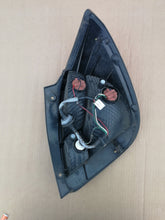 Load image into Gallery viewer, KIA RIO II 06- LAMPA LEWY TYŁ LEWA TYLNA 92401-1G2