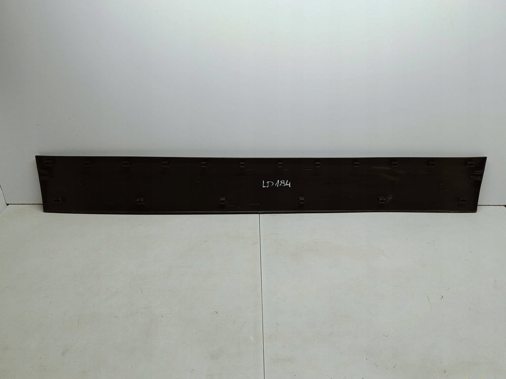 Mercedes-Benz Sprinter W906 06- Listwa drzwi przesuwnych prawa A9066901000