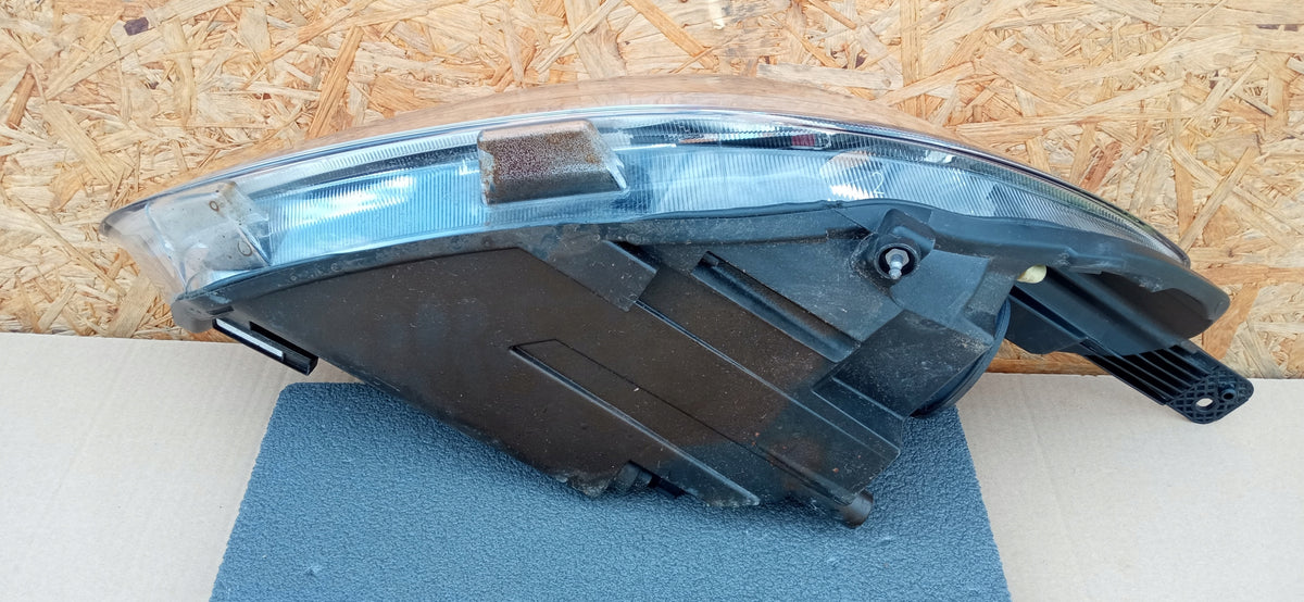 Ford Fiesta MK8 17- Lampa Lewa Przód Przednia Soczewka +led H1BB-13W030-Ce — zdjęcie 8 z 12