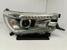 TOYOTA HILUX VIII 8 15-LAMPA REFLEKTOR PRAWY PRZÓD SOCZEWKA LED KOITO 0K-56