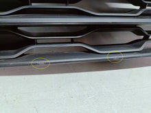 Załaduj zdjęcie do przeglądarki galerii, Volkswagen T-Roc 17- ATRAPA GRILL KRATKA ZDERZAKA PRZEDNIEGO 2GA853343B