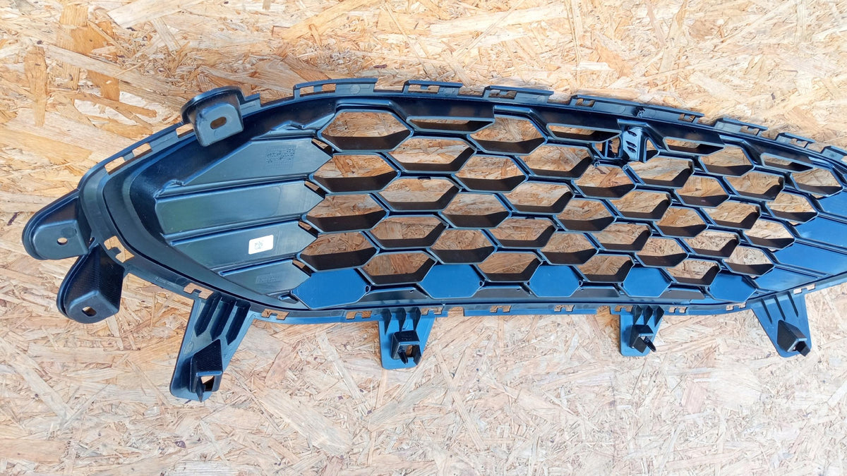 Ford Kuga MK3 ST-Line Kühlergrill Grill Gitter Mittlere — Foto 7 von 9