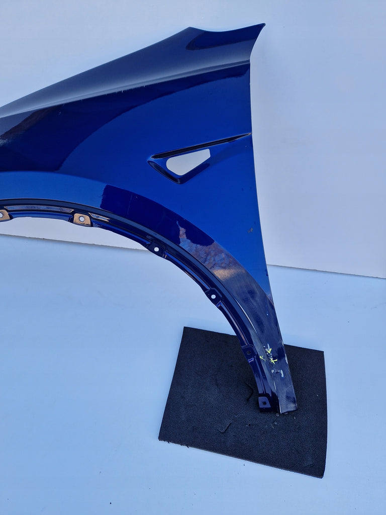 TESLA MODEL Y MY 20 - BŁOTNIK LEWY PRZÓD LEWY PRZEDNI 1493481-00-C