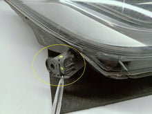 Laden Sie das Bild in den Galerie-Viewer, Toyota Aygo II B4 14- LAMPA PRAWA PRZÓD SOCZEWKA+LED EU 0H-17
