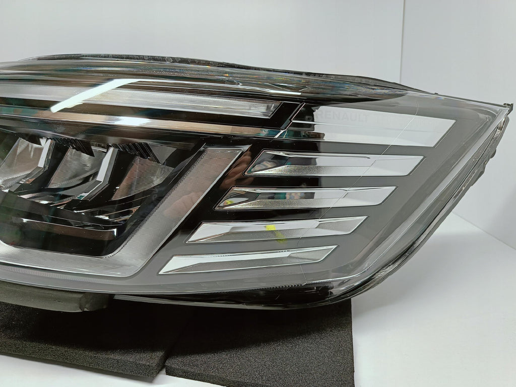 RENAULT TRAFIC III LIFT 4 21- LAMPA LEWA PRZÓD LED PURE VISION 260601790R
