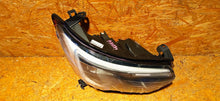 Laden Sie das Bild in den Galerie-Viewer, RENAULT MASTER 19- LAMPA PRAWA PRZÓD PRAWA PRZEDNIA NOWA OE 260105567R