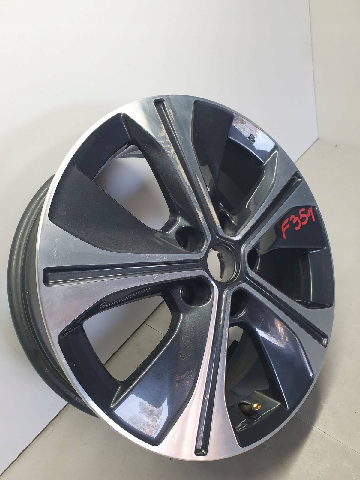 Nissan Leaf II ZE1 Wheel Alloy 17 Inch 17''x6.5'' ET45 5x114.3 5SH3E — photo 5 of 16