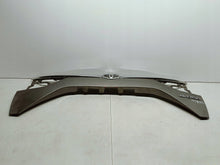 Laden Sie das Bild in den Galerie-Viewer, Toyota Avensis T27 LIFT 15- ZIERLEISTE HECKKLAPPE HINTEN 76811-05140