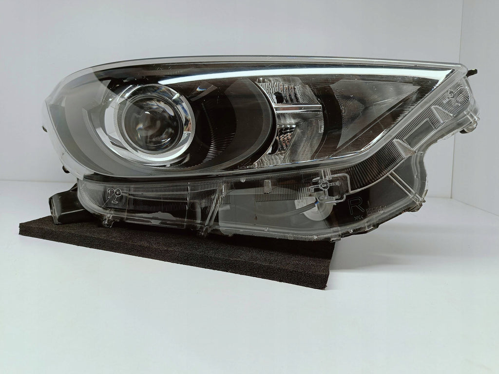 TOYOTA YARIS IV 4 P21 19-LAMPA REFLEKTOR PRAWY PRZÓD SOCZEWKA KOITO K0-6 EU