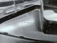 Load image into Gallery viewer, AUDI E-TRON 4KE 19- WZMOCNIENIE STELAŻ ATRAPY GRILLA 4KE807233