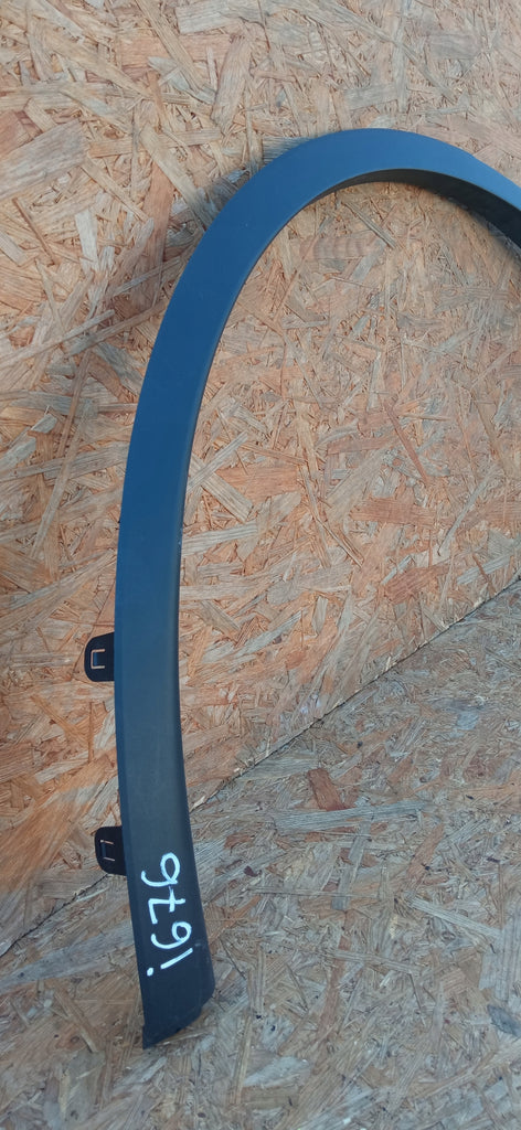 TESLA MODEL Y 22- LISTWA BŁOTNIKA PRAWY TYŁ PRAWA TYLNA 1658698-00-A