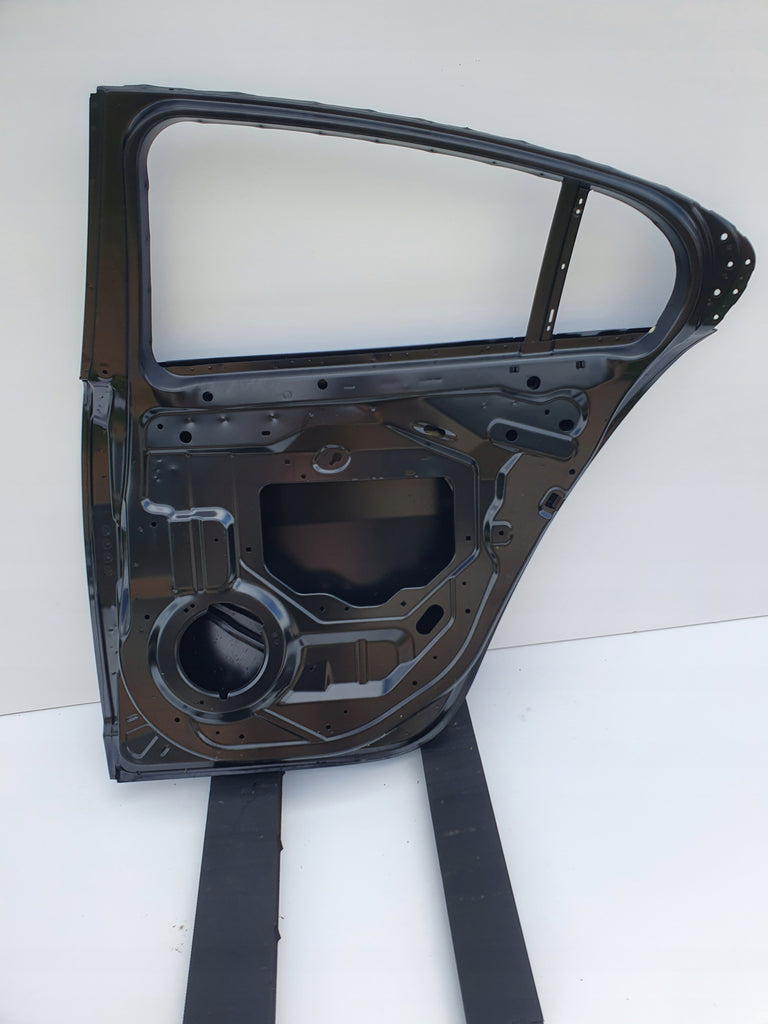 JAGUAR XFX 250 09-15 DRZWI PRAWY TYŁ PRAWE TYLNE 8X23-F24720