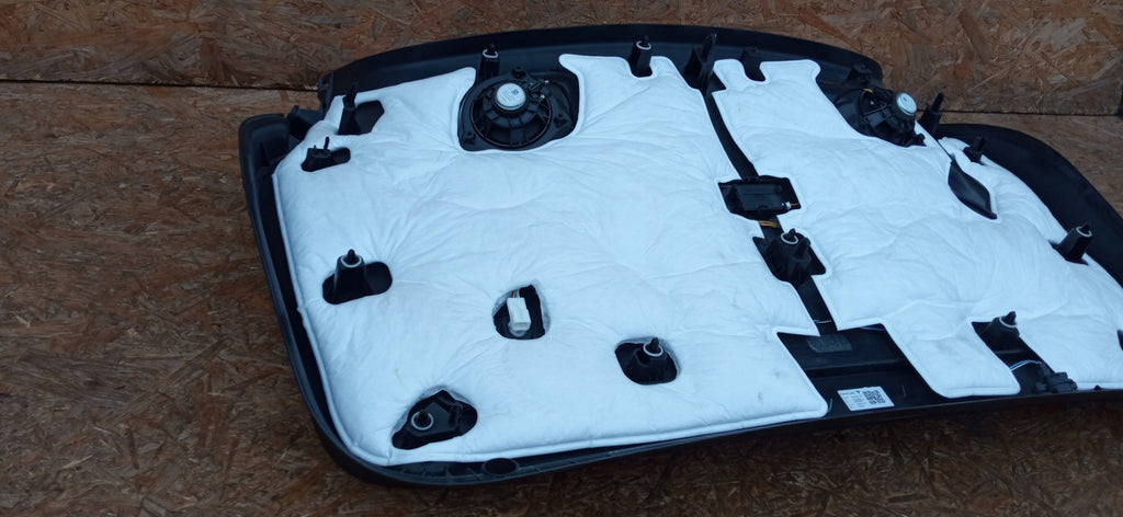 TESLA MODEL Y 20- HECKKLAPPENVERKLEIDUNG HINTEN LAUTSPRECHER 1536684-00-C