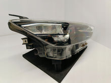 Load image into Gallery viewer, MAZDA CX-3 CX3 15- LAMPA PRAWA PRZÓD PRZEDNIA ZWYKŁA 3 PIN D10E-51030