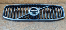 Laden Sie das Bild in den Galerie-Viewer, VOLVO XC60 II 17- ATRAPA GRILL KRATKA ZDERZAKA PRZÓD KAMERA 31457465