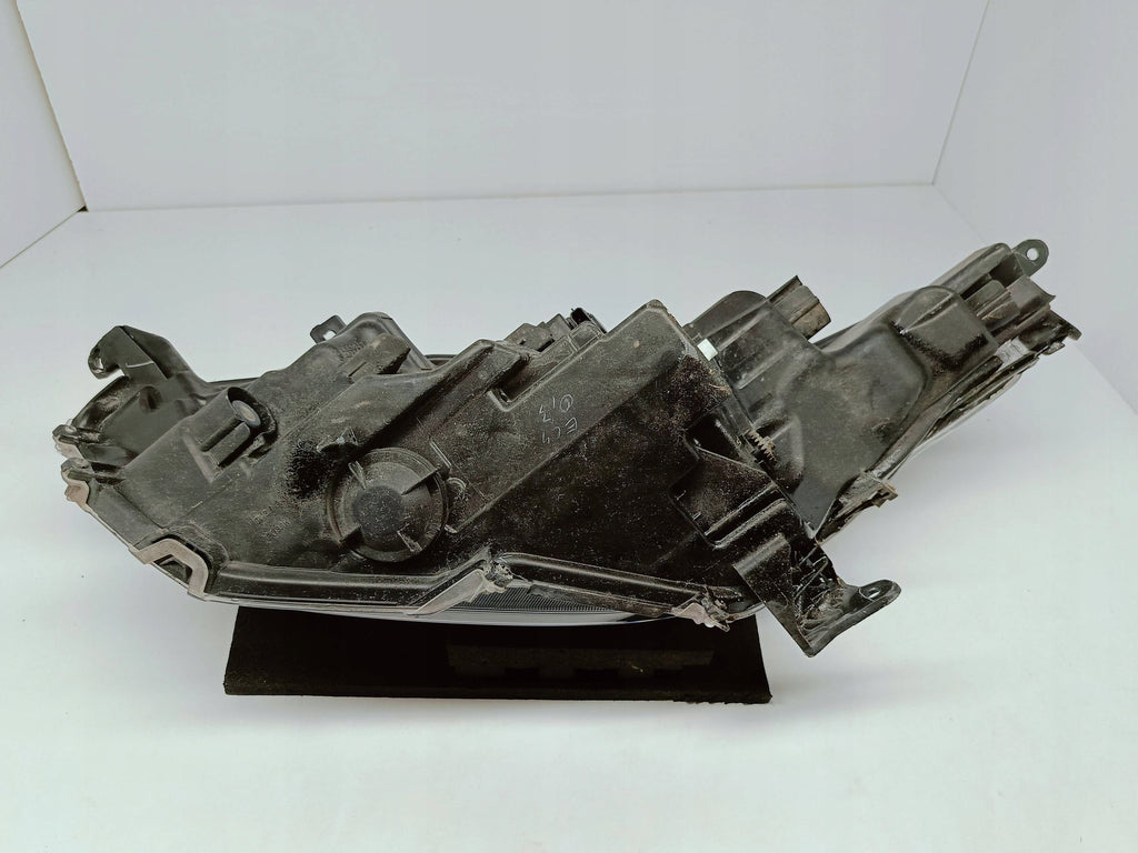 Toyota Yaris IV 4 XP21 19- SCHEINWERFER RECHTS VORNE VOLL-LED KOITO K0-8