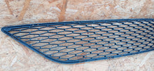 Laden Sie das Bild in den Galerie-Viewer, SEAT IBIZA IV 08- GRILL MITTELTEIL STOSSFÄNGER VORNE 6J0853667