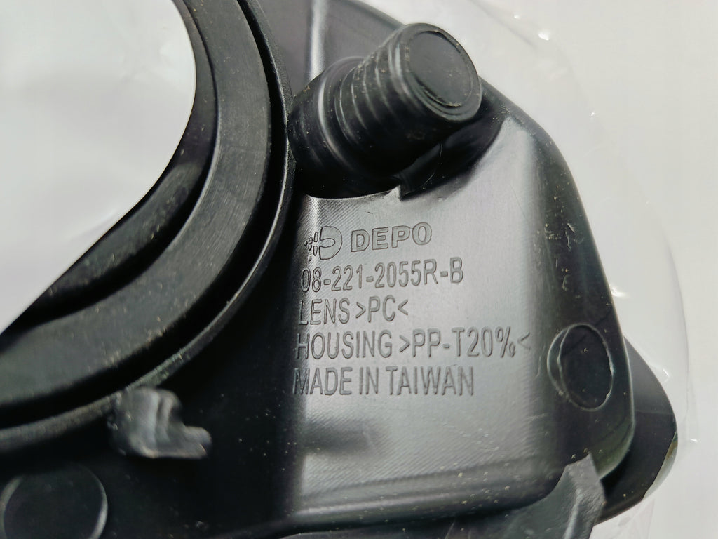 HYUNDAI I20 II GB 14- HALOGEN LAMPA PRZECIWGIELNA PRAWY PRZÓD 221-2055R-UE