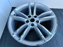 Załaduj zdjęcie do przeglądarki galerii, FELGA ALUMINIOWA TESLA MODEL S 19''x8.0'' 5x120 ET40 6007214-00-D
