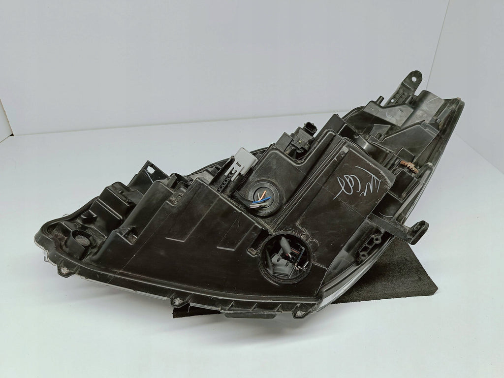 TOYOTA YARIS III LIFT 17- SCHEINWERFER RECHTS VORNE LINSE+LED EU KOITO OD-197