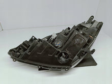 Laden Sie das Bild in den Galerie-Viewer, TOYOTA YARIS III LIFT 17- SCHEINWERFER RECHTS VORNE LINSE+LED EU KOITO OD-197
